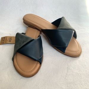 NEW Crevo Women's Slide Sandal